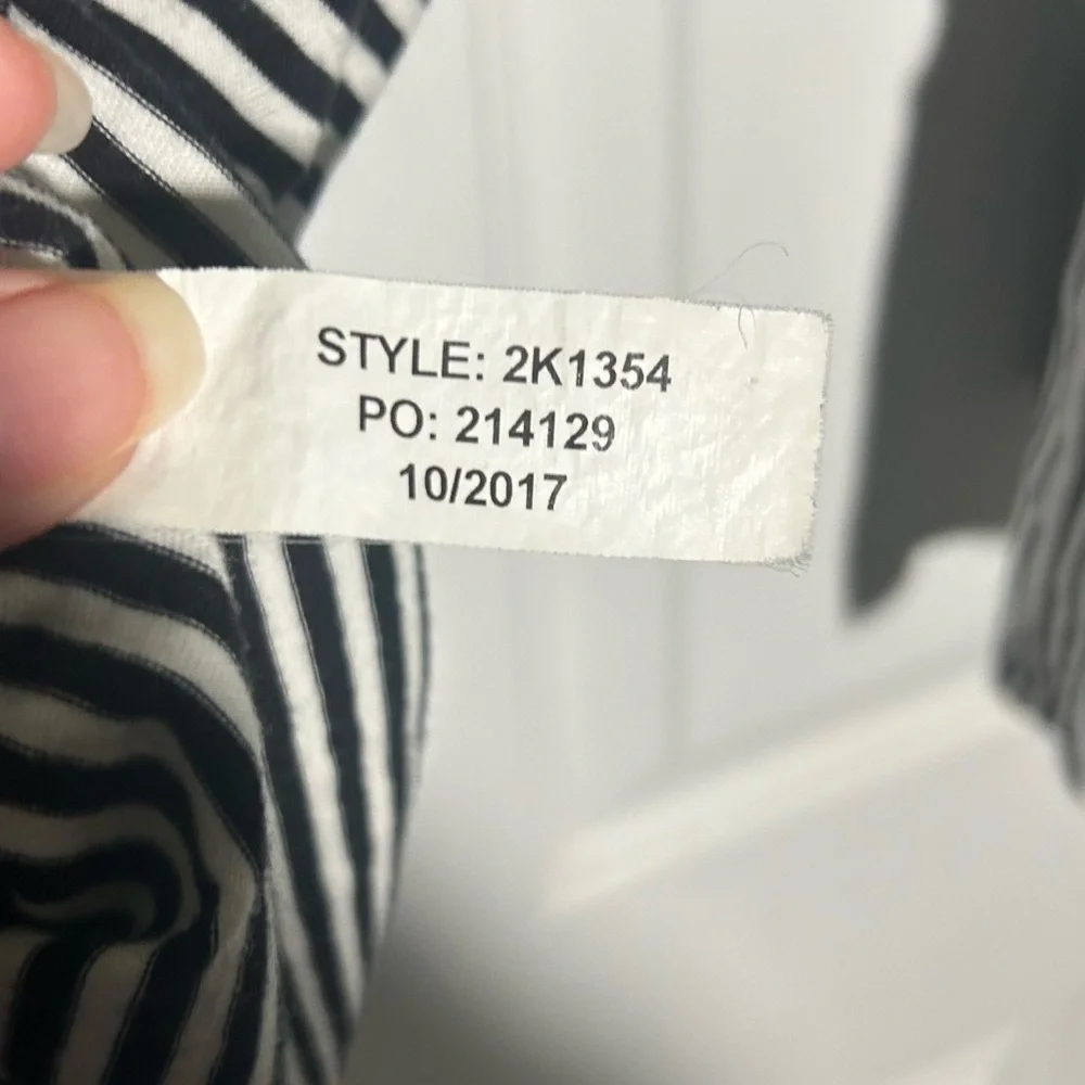 Vineyard Vines Bell 3/4 Sleeve Cotton Black and White Stipe Top Size Small - Picture 7 of 9